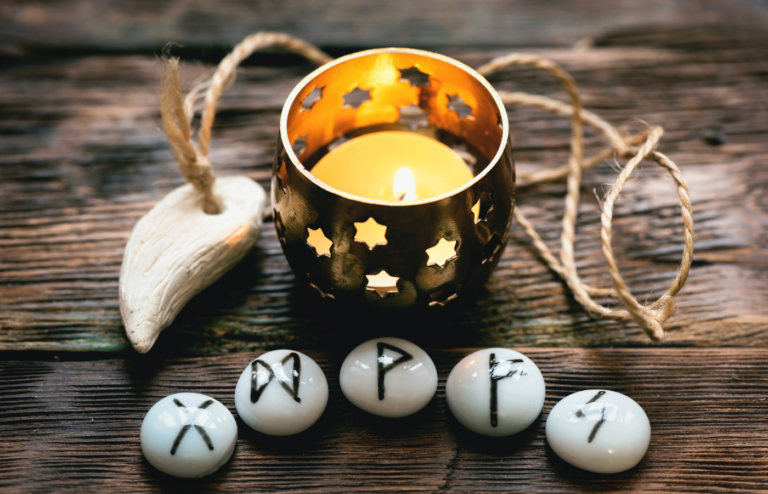 Runas en Acción Tiwaz